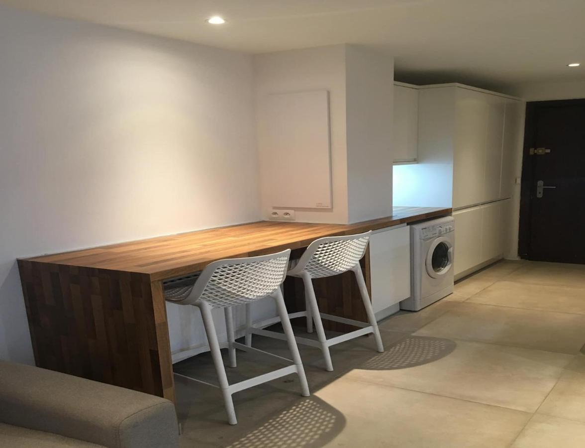 Tres Beau Studio Avec Terrasse, Situe A 100M Des Plages De Juans Les Pins Antibes Exterior foto